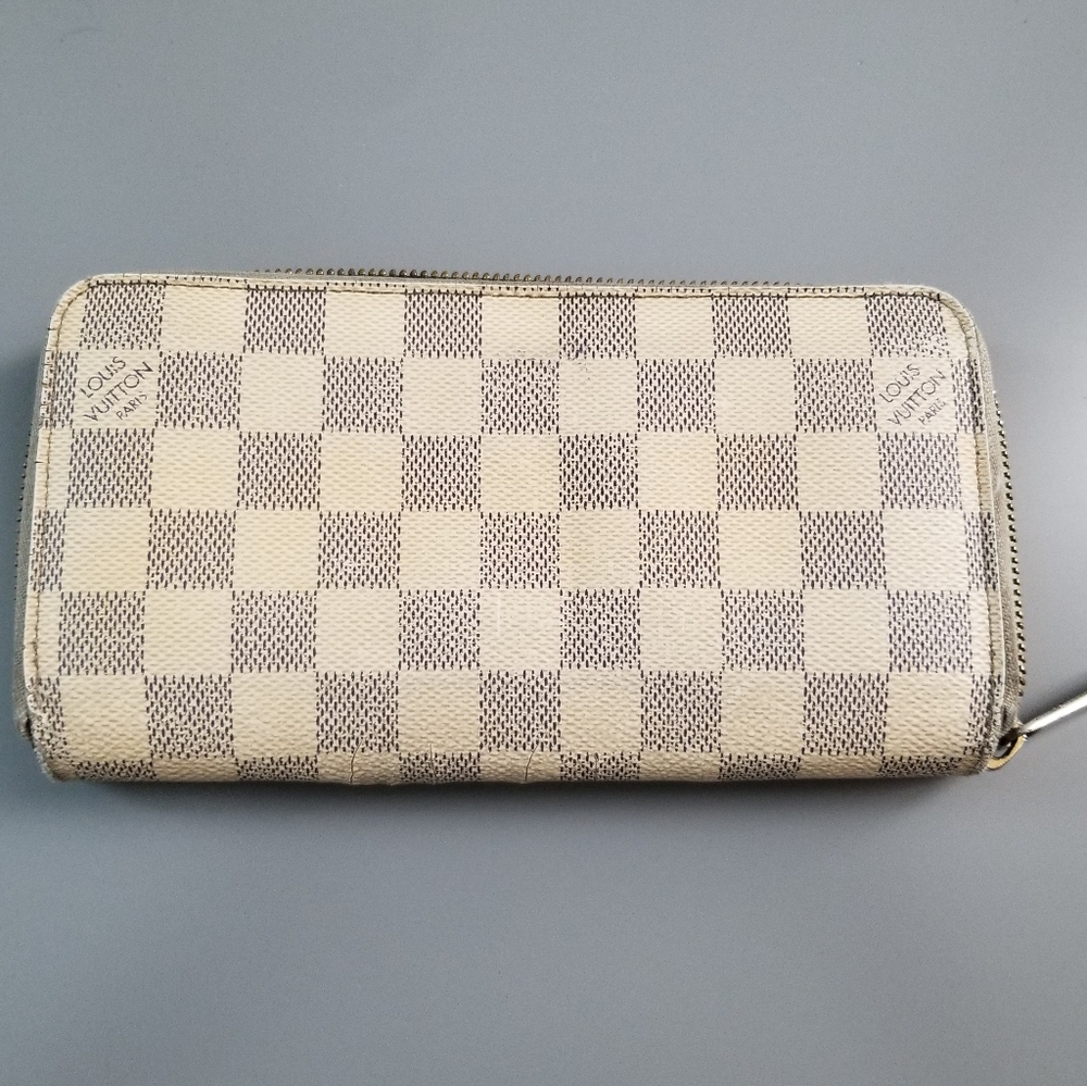 Still available! LOUIS VUITTON Zippy Compact Damier Azur Wallet